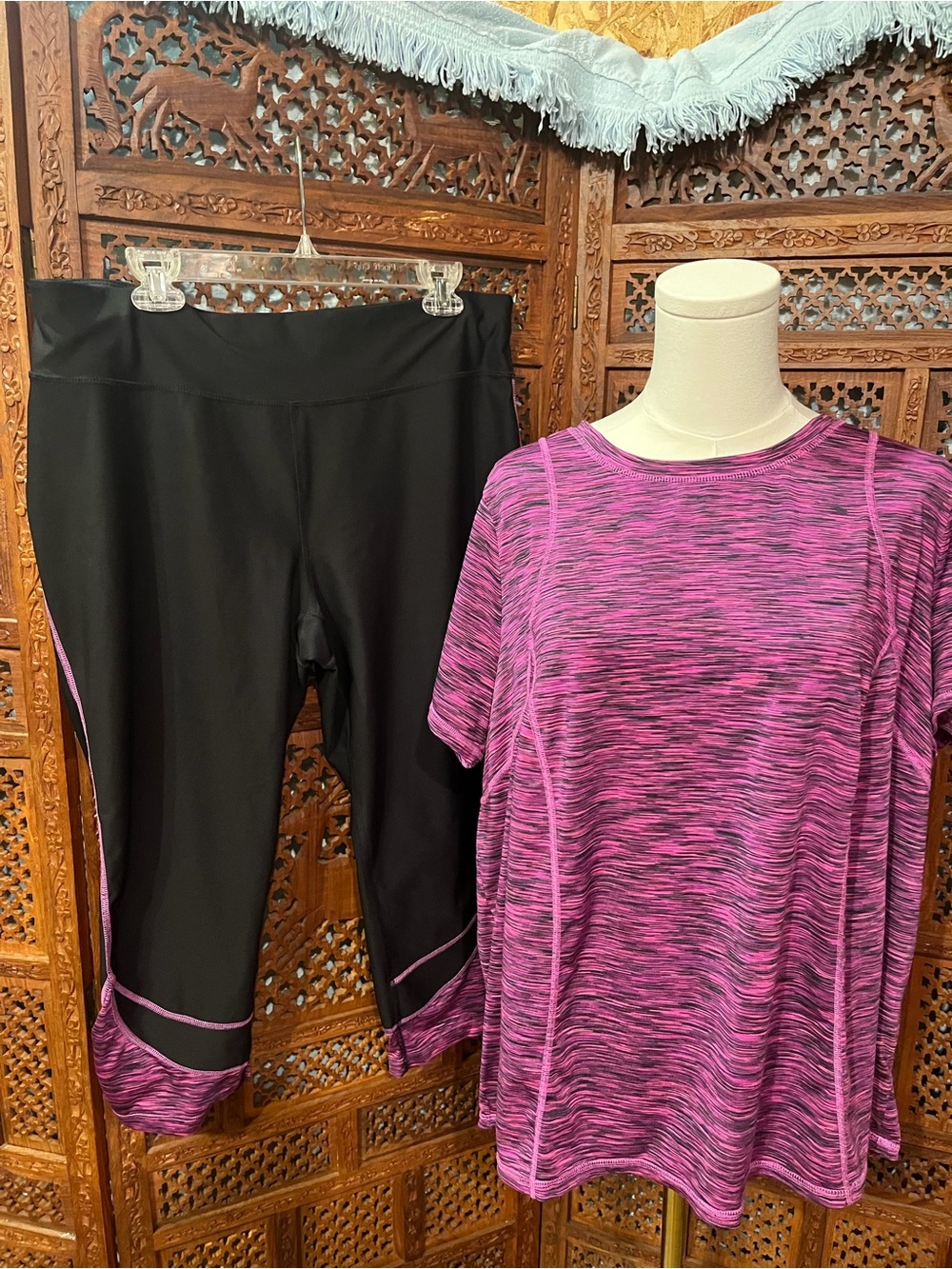 Activewear Set - Pink Space-Dye Top & Black Capri Leggings
